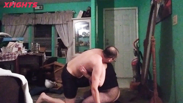 Amateur fighting big ass milf vs her husband