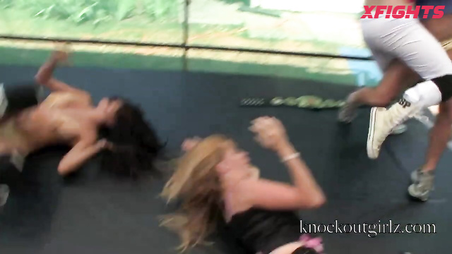 Knockout Lesbian Fight in Boxing Ring