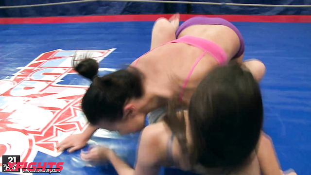 Boxing Ring Lesbian Fingering Porn Fight