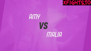 Fighting Dolls - Amy vs Malia