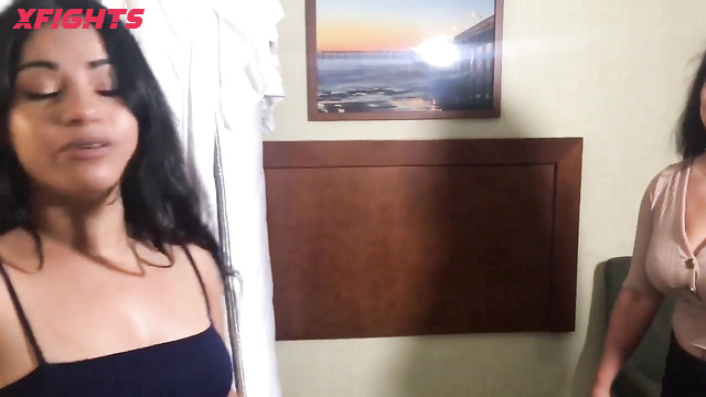 So Cal Catfights - Lilly vs Gabby Real Catfight (Socal)