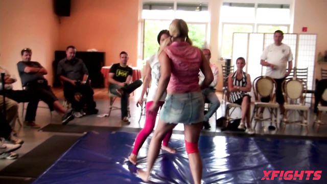 DWW - Orsi vs Zsuzsa: Live Event