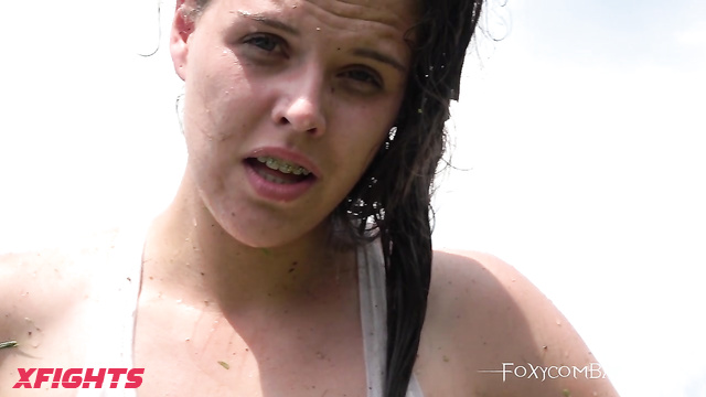 Foxycombat - Denisa vs Lucy: Wet & Dirty