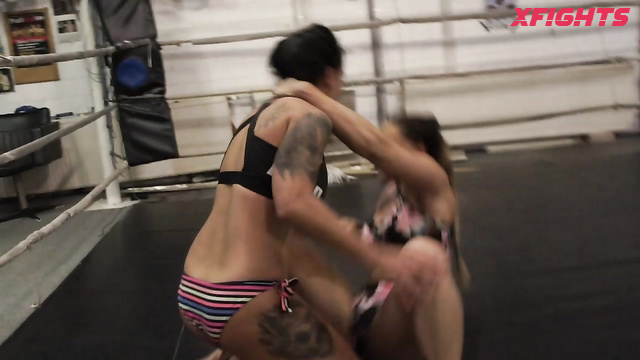 Female Wrestling Zone - Dolly vs Milana Submission Wrestling