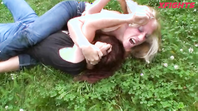 DWW - MOVIES-756 Anastasia vs Antonia - Catfight in the Grass