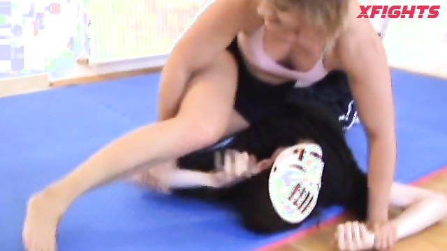 Ani Mixed Wrestling