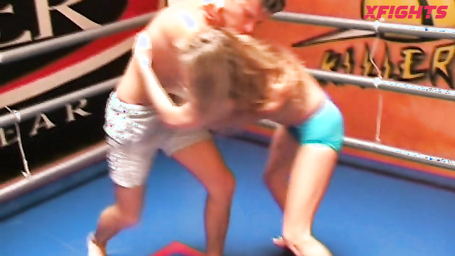 European Fight Club - Kira vs Ricsi Female fighting skills in the ring