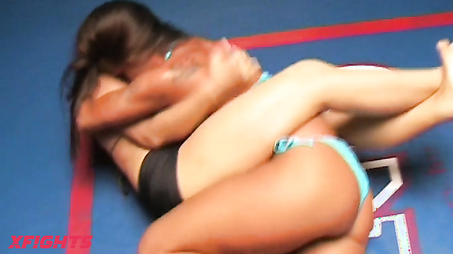 European Fight Club - Bora vs Orsi Bikini Fight in the Boxing Ring