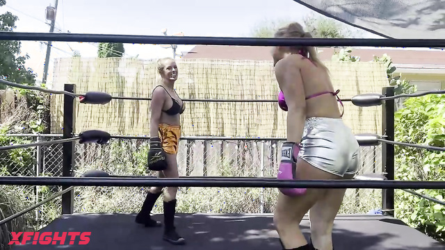 WMW Fetish Fun - Sunni Ray vs Bella Ink Foxy Boxing