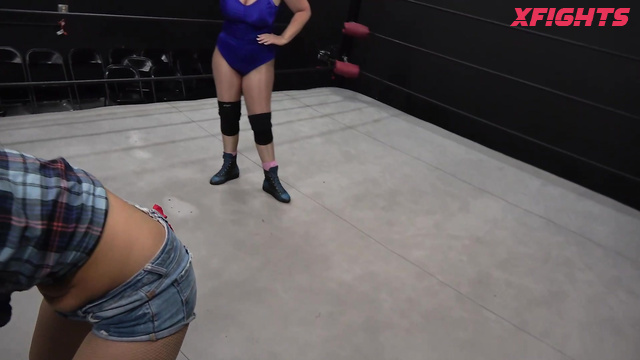 WMW Fetish Fun - Allie Parker vs Hellena Heavanely with Sarah Brooke ref