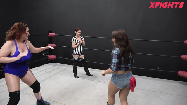 WMW Fetish Fun - Allie Parker vs Hellena Heavanely with Sarah Brooke ref