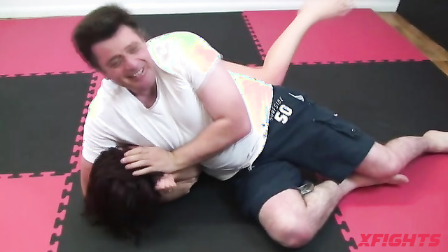Festelle - M124 - 3 Ultra Violet vs Steve Competitive Men's Women's Match
