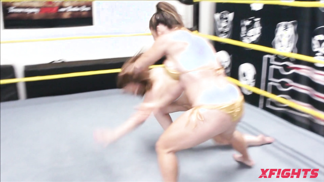 WMW Fetish Fun - Carmen Valentina Vs Jennifer Thomas - Camel clutch challenge