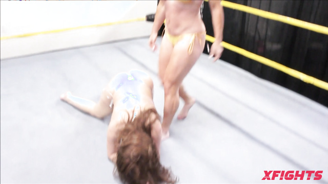WMW Fetish Fun - Carmen Valentina Vs Jennifer Thomas - Camel clutch challenge