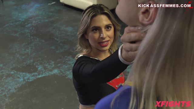 Kick Ass Bitches - Ultima v SuperGirl The Winter Femmes Superheroine Porn