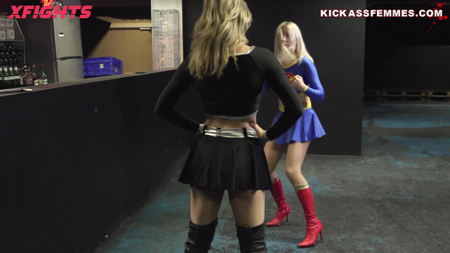 Kick Ass Bitches - Ultima v SuperGirl The Winter Femmes Superheroine Porn