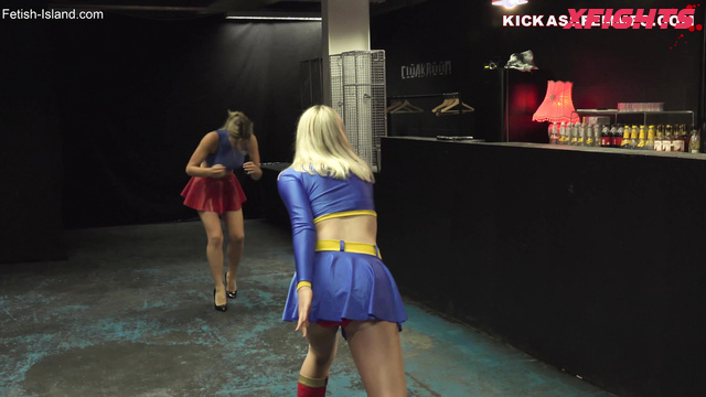 Kick Ass Bitches - Ultima v SuperGirl The Winter Femmes Superheroine Porn