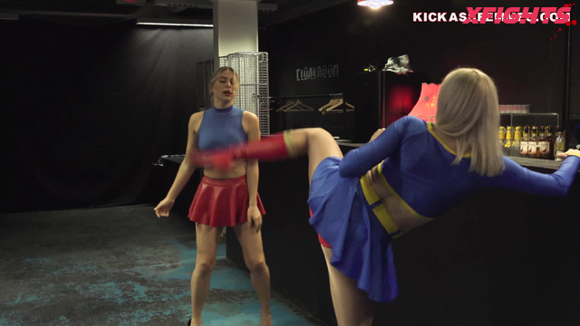 Kick Ass Bitches - Ultima v SuperGirl The Winter Femmes Superheroine Porn