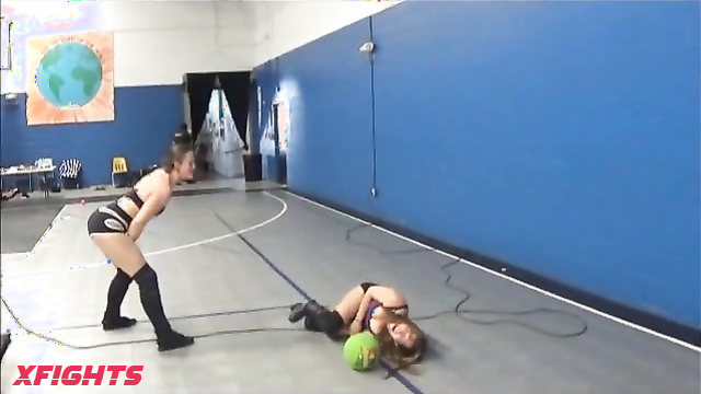 WMW Fetish Fun - Tiffany Roxx vs Rock C - Outdoor pro wrestling battle