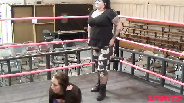 WMW Fetish Fun - Tiffany Roxx vs Kathy Owens - Pro wrestling challenge