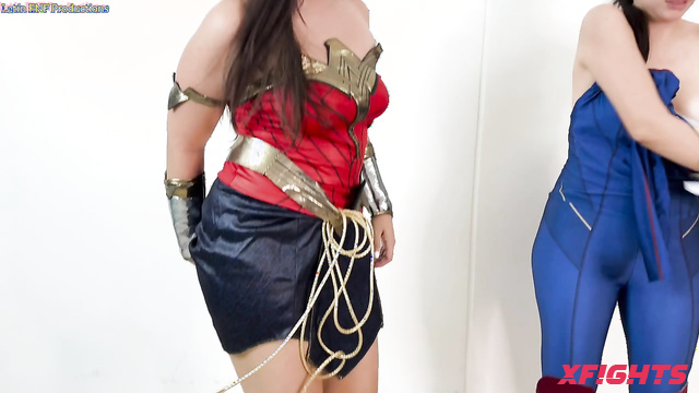 Latín Enf Productions - Wonder Julia vs SuperPia - Superheroine Porn