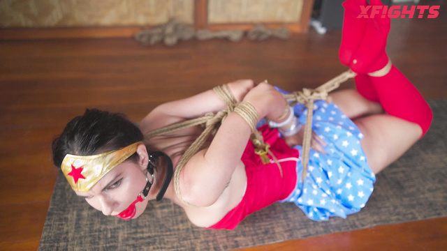 Shibari Kalahari - Wonder Woman takes her punishment - Superheroine Porn