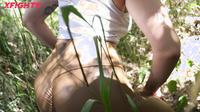 Tillytown - Tilly McReese vs Alba Zevon - Kicking ass in the wild