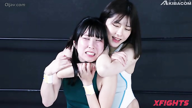 Akibacom - ﻿BCFR-06 Akari Niimura vs Erika Kuromiya - Catfight ROOM 6