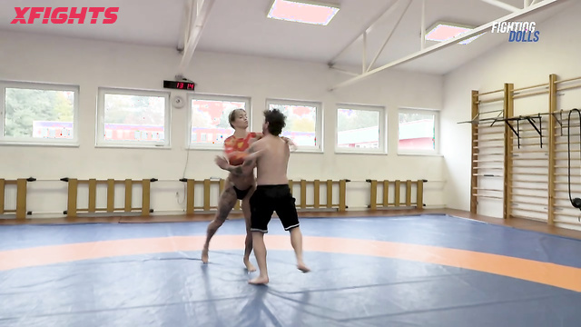 Fighting Dolls - FD6267 Pablo vs Talia - Mixed grappling action