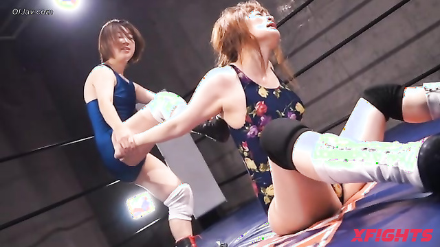 Akibacom - BKTP-06 - Miina Horiguchi Battles Yuna Tsubaki In Tall vs Short Wrestling Match