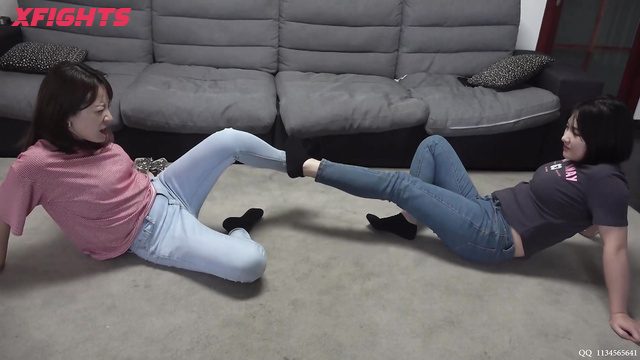 XFights Custom Requests - Chinese Girls Foot Fight