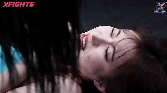 Akibacom - IGW-07 - Girl brutally dominates her opponent in the ring