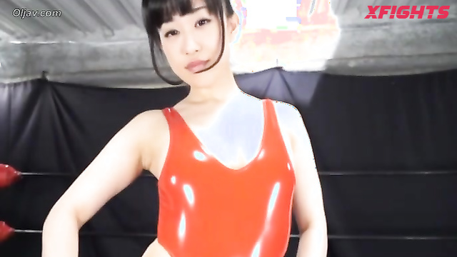 Akibacom - BXB-10 - A guy got into a fight with a hot Asian girl in the ring
