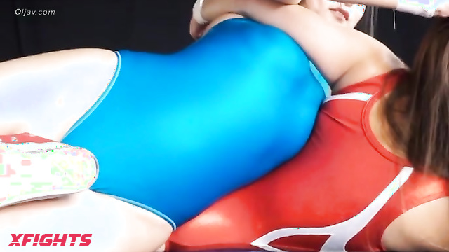 Akibacom - BRE-01 - Cute Japanese girls test their strength in the ring