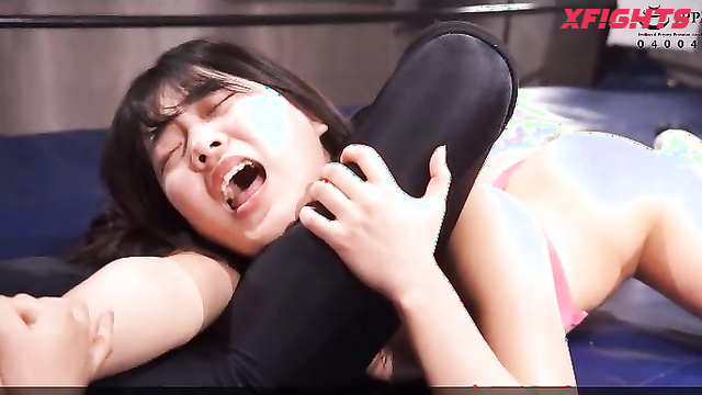 Akibacom - BKDR-03 - Asian girls staged choking games in the ring