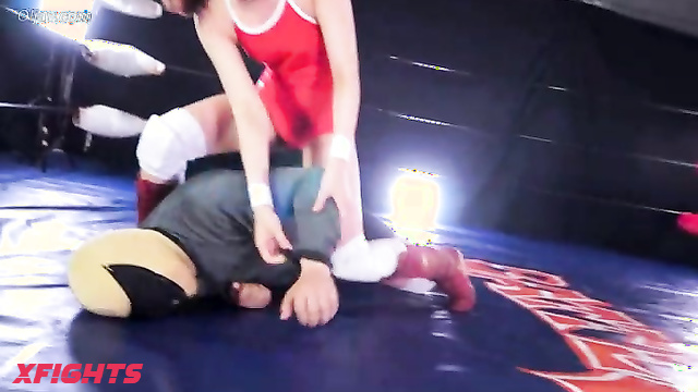Akibacom - BWO-02 - Guy fights with sexy Japanese girls in the ring