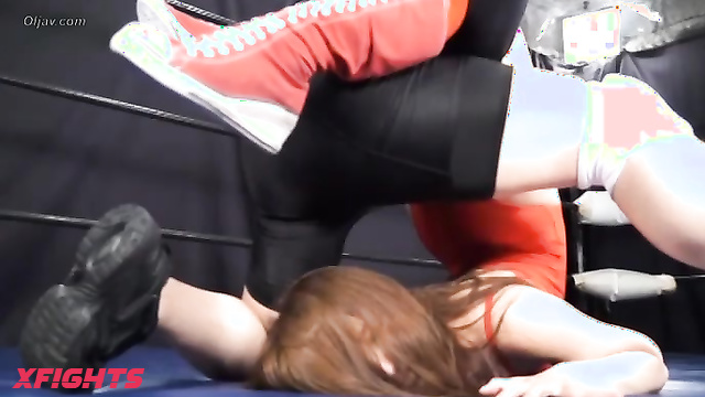 Akibacom - BFI-04 - Dominance and stretching over a flexible Asian woman