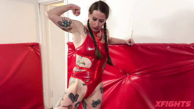 Dirty Wrestling Pit - Saskia Vs Rich - Tattoed bitch domination