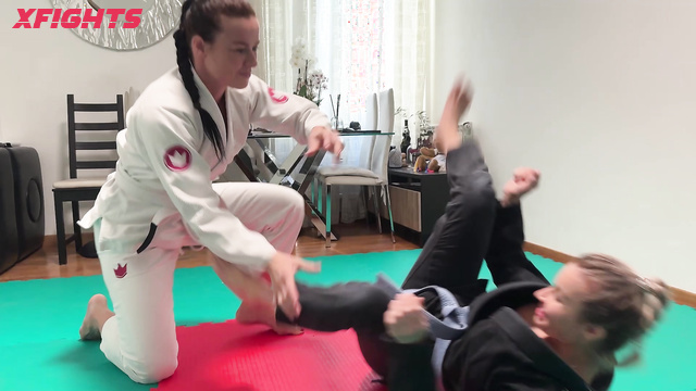 Female Wrestling Zone - Lara Vs Pamela - Hard-fought battle