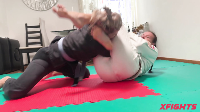 Female Wrestling Zone - Lara Vs Pamela - Hard-fought battle