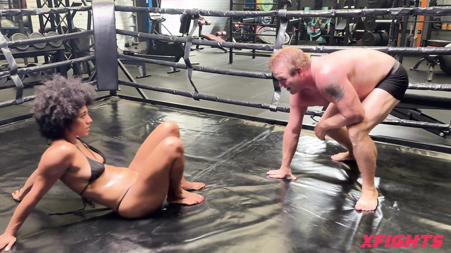 Mixed Wrestling Zone - Bal vs Sativa - Strong ebony fighter