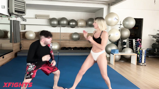 Mixed Wrestling Zone - Zac vs Samantha - Mixed Catfight