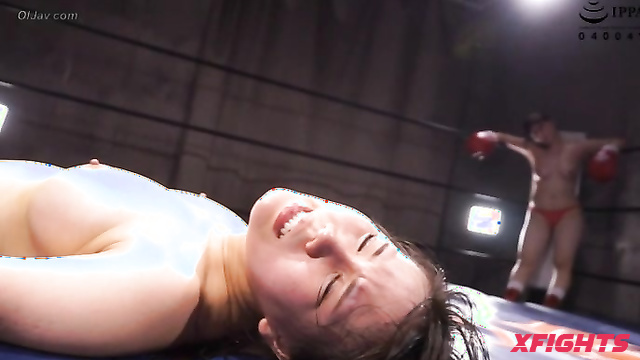 Akibacom - BTXS-01 - Miho Tomii And Ayaka Mochizuki Face Off In Topless Boxing Match