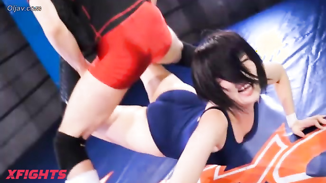 Akibacom - BTPR-02 Female wrestler and closeup photograph premium 02