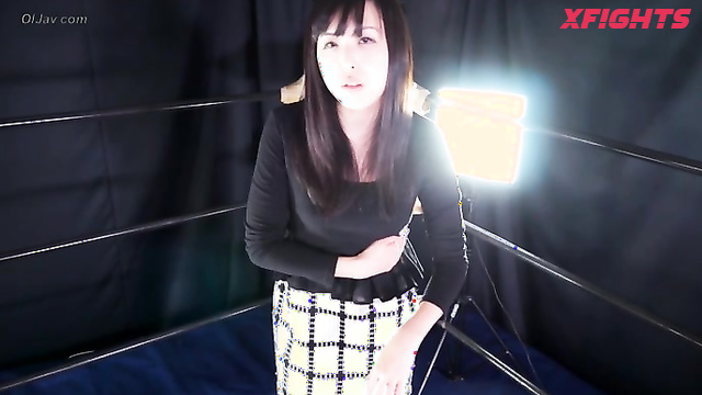 Akibacom - B-1TM-35 - Japanese girls put on a tough wrestling match