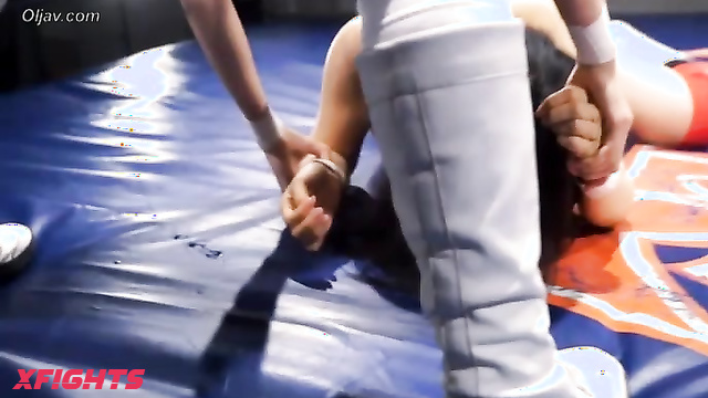 Akibacom - BW-31 - Asian girl dominates and stretches her opponent in the ring