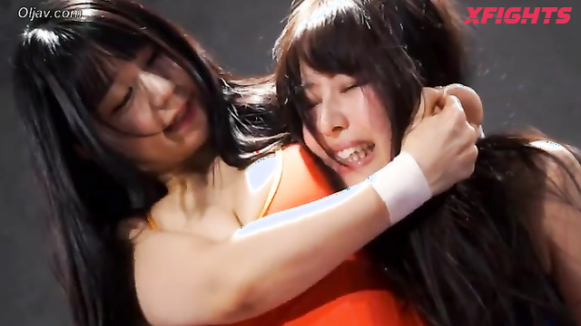 Akibacom - BW-31 - Asian girl dominates and stretches her opponent in the ring