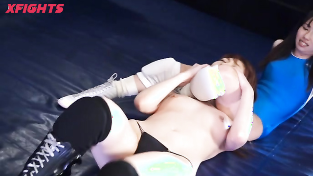 Akibacom - BCM-04 - Girl brutally defeats her naked opponent in the ring