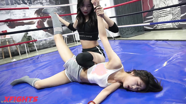 Akibacom - MF-FW22 Byu vs Tang vs Sqian - Girl dominated in threeway