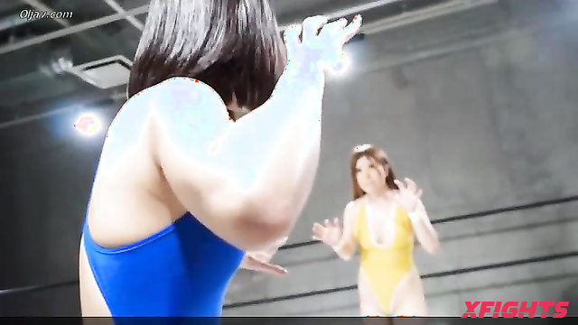 Akibacom - BTT-10 - Wrestling between two sexy Japanese girls in the ring
